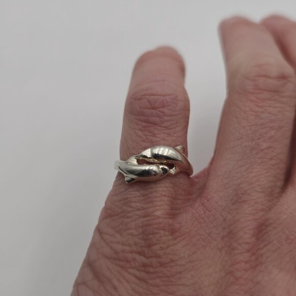 Size 5.5 Sterling Silver Cute Double Dolphin Ring A2533 - Picture 3 of 8